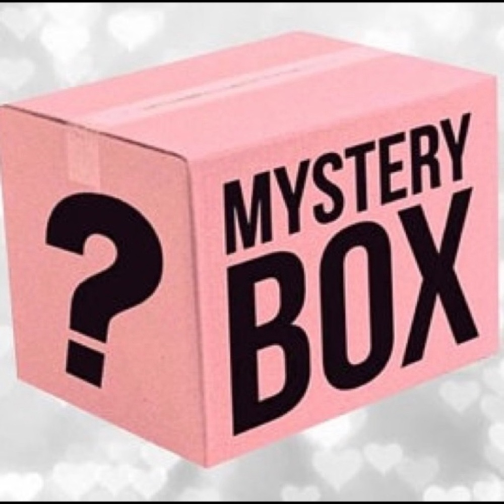 PLUS SIZE MYSTERY BOX